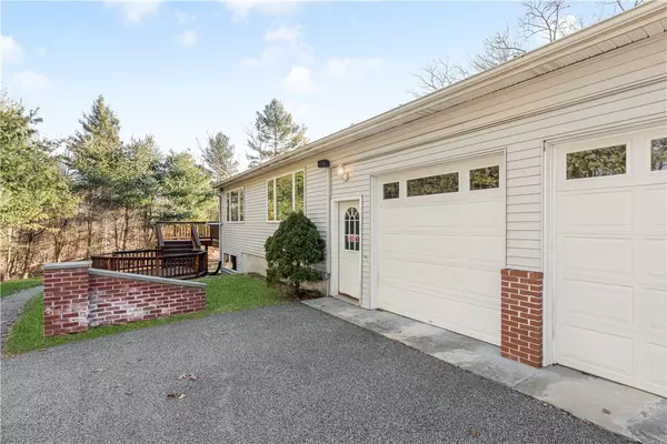 North Smithfield, RI 02896,382 Rocky Hill RD