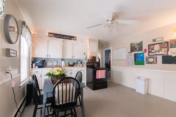 Warren, RI 02885,302 Metacom AVE