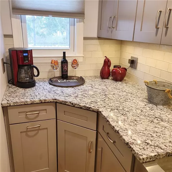 Barrington, RI 02806,54 Spring AVE