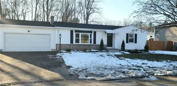 7 Capri DR, Johnston, RI 02919