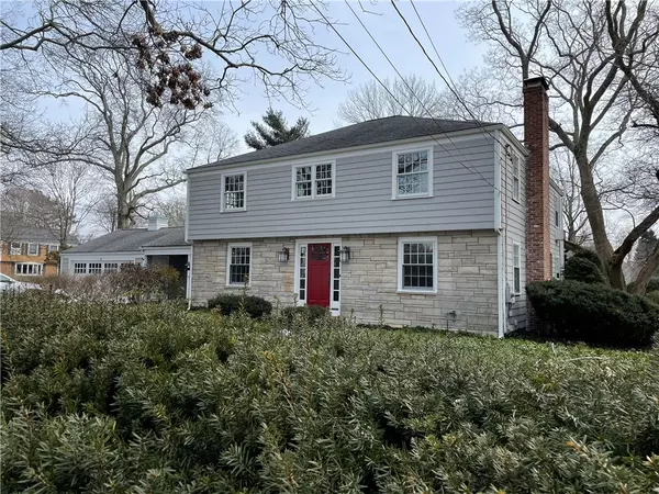 2 Colley CT, Barrington, RI 02806