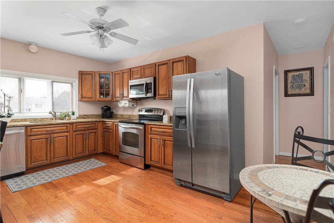 Cranston, RI 02920,68 Uxbridge ST