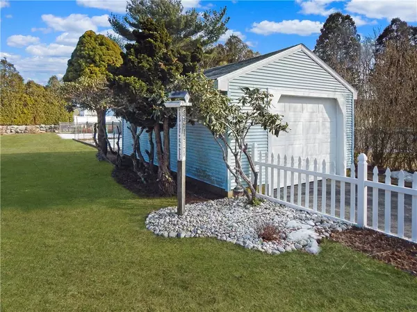 Westerly, RI 02891,11 Bellevue AVE