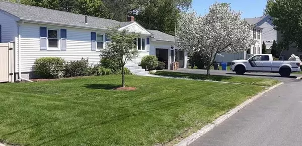 170 Zinnia DR, Cranston, RI 02920