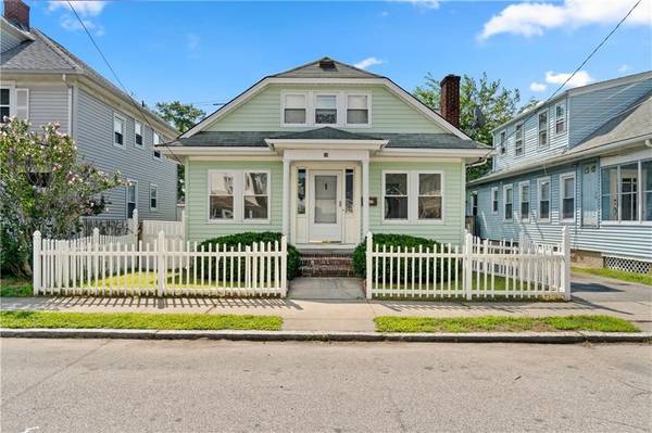 30 Cliffdale AVE, Cranston, RI 02905