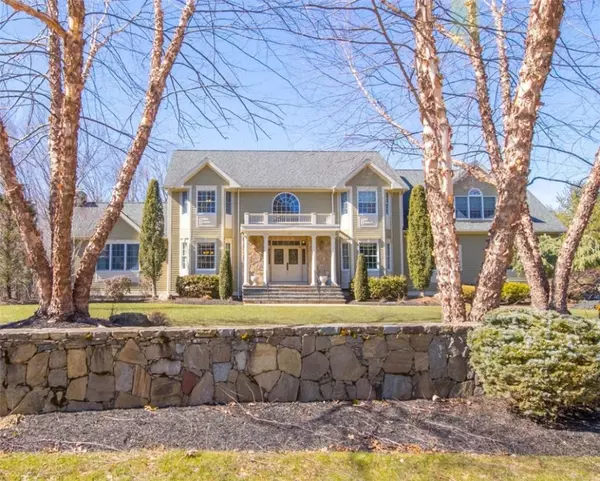 40 Shadowbrook XING, East Greenwich, RI 02818