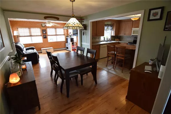 West Warwick, RI 02893,28 Bramble LN