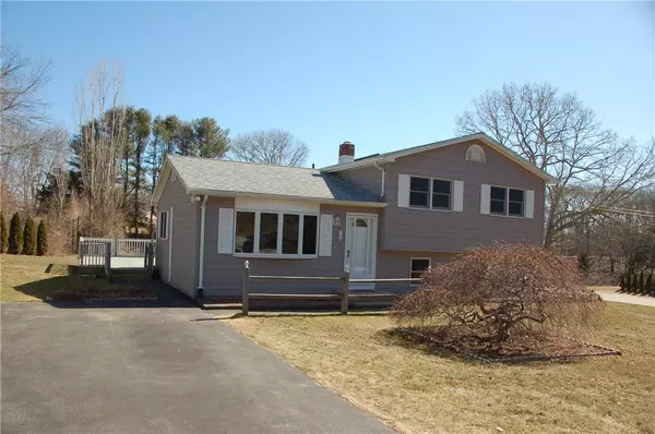 18 Wetomachick AVE, Westerly, RI 02891