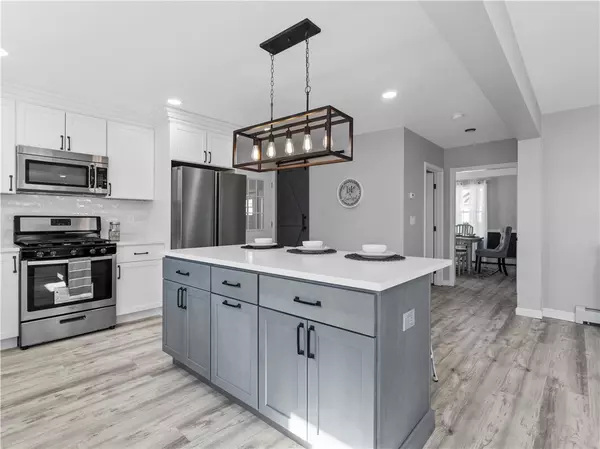 Warren, RI 02885,211 Franklin ST