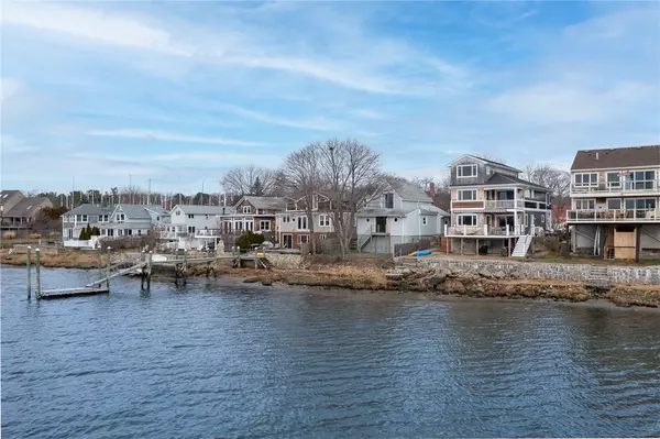 12 Leslie AVE, Barrington, RI 02806