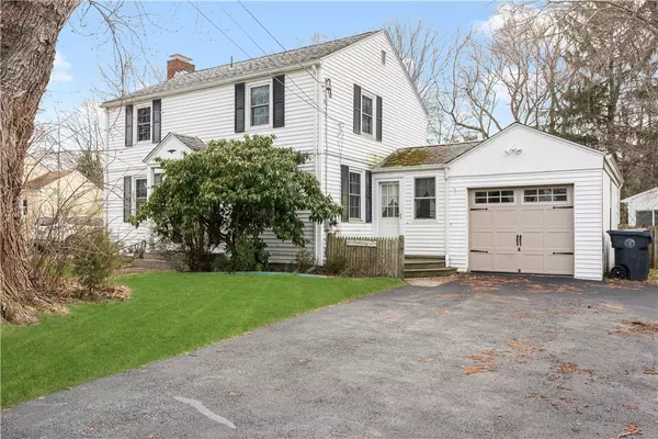 Warwick, RI 02886,50 Parkway DR