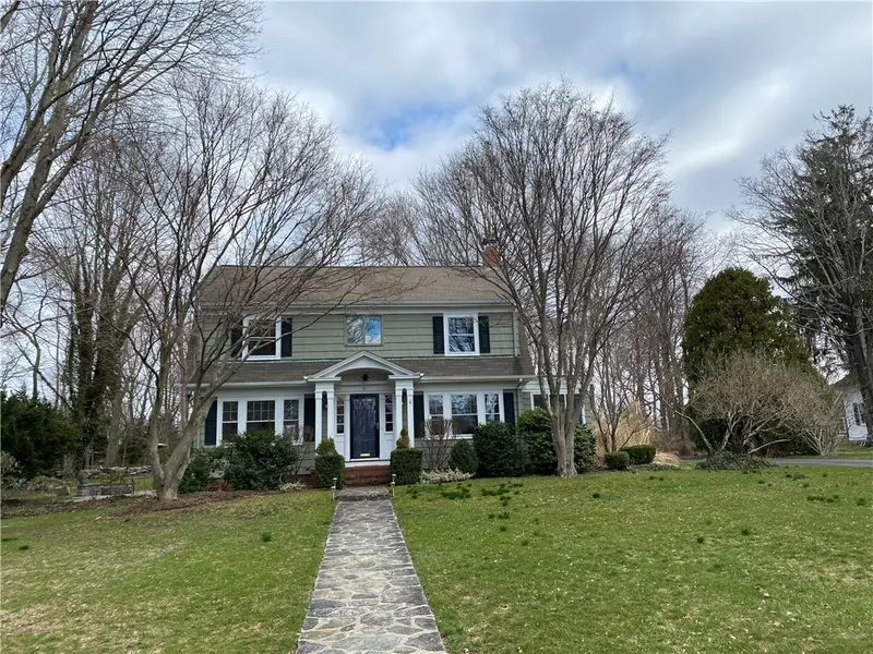 9 Alfred Drown RD, Barrington, RI 02806