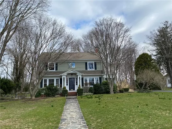 9 Alfred Drown RD, Barrington, RI 02806