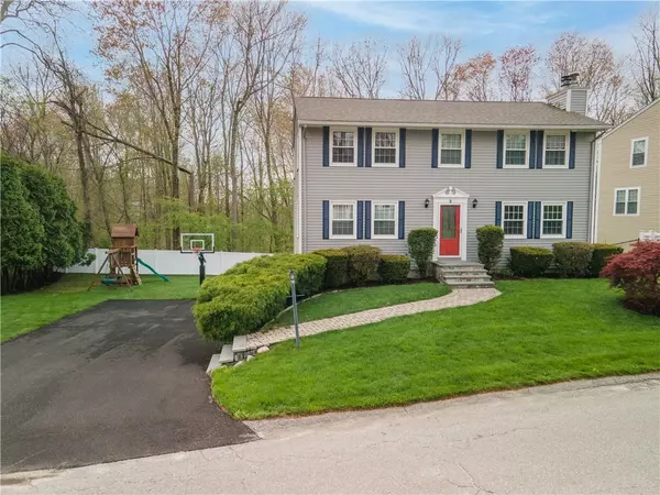 2 Sandy WAY, Cumberland, RI 02864