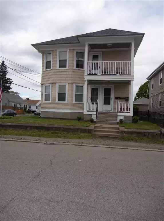 Pawtucket, RI 02861,15 Norris AVE