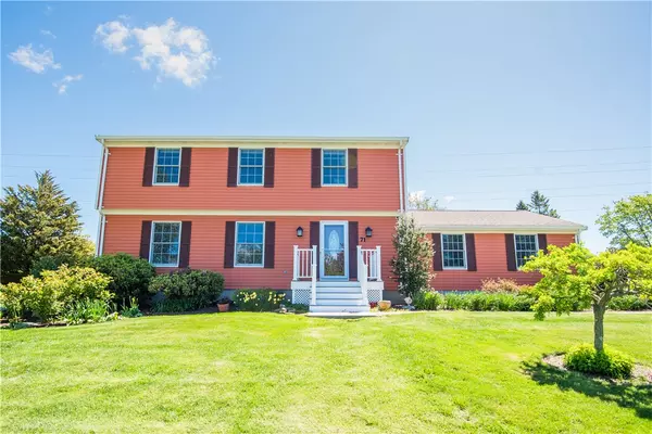 71 Hilltop DR, Portsmouth, RI 02871