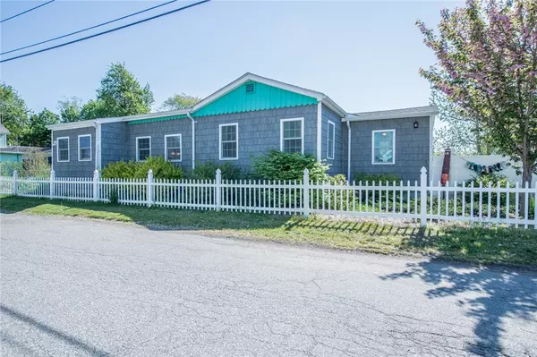 131 Cottage AVE, Portsmouth, RI 02871