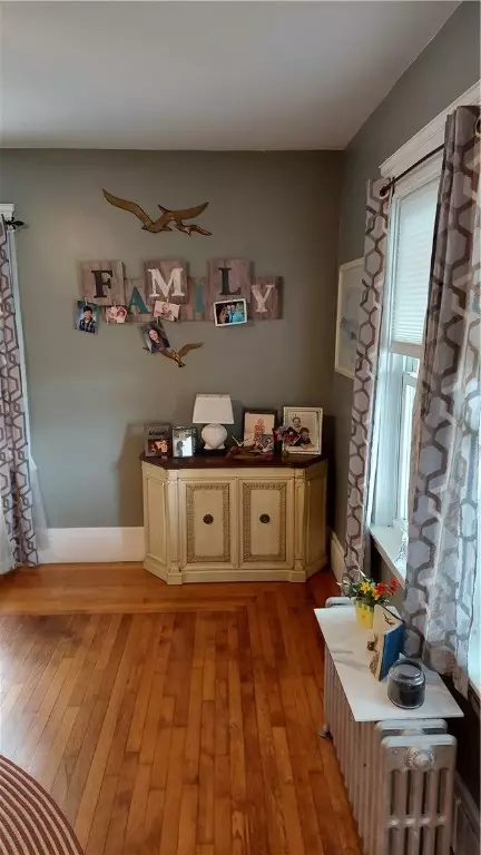 Warwick, RI 02889,766 Oakland Beach AVE