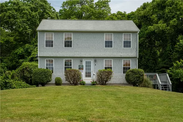 3 Alexander DR, Narragansett, RI 02882