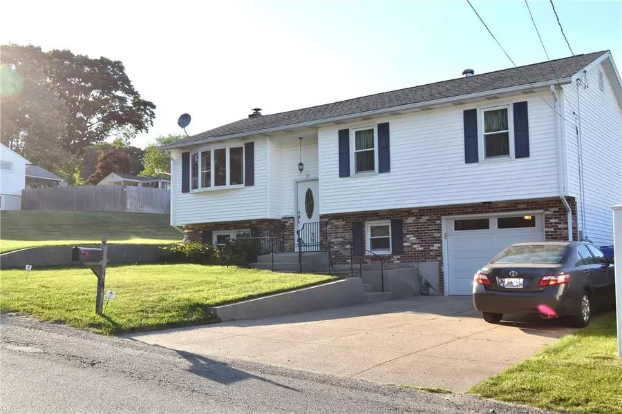 77 Hilltop RD, Cumberland, RI 02864