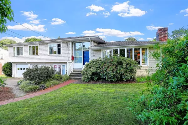 48 Primrose Hill RD, Barrington, RI 02806