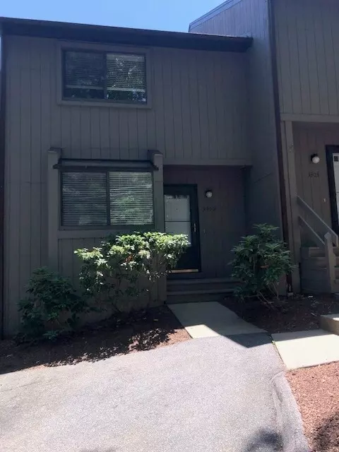 5 Wake Robin RD #3302, Lincoln, RI 02865