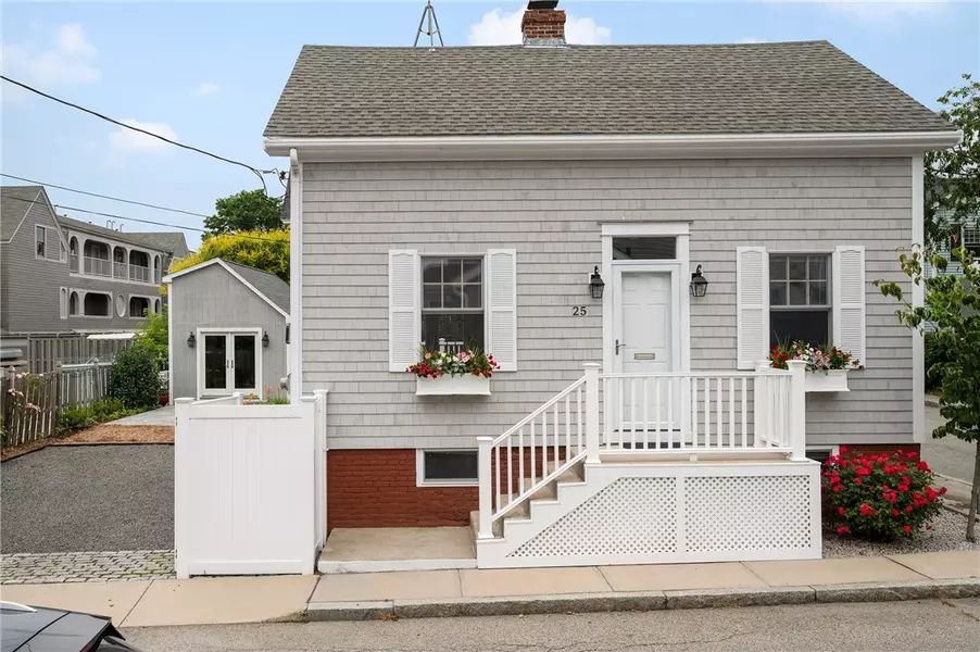 25 Mc Allister ST, Newport, RI 02840