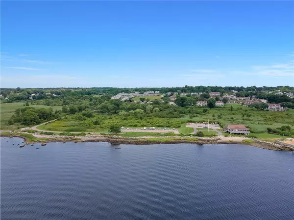 Bristol, RI 02809,421 North LN