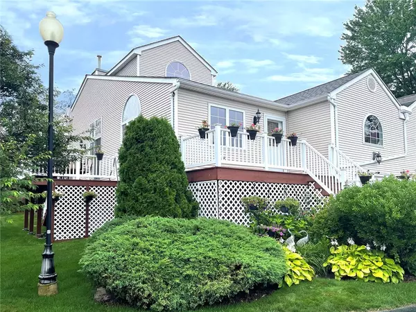 3 Queen Annes CT, West Warwick, RI 02893