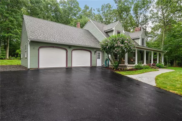 North Smithfield, RI 02896,286 Old Oxford RD