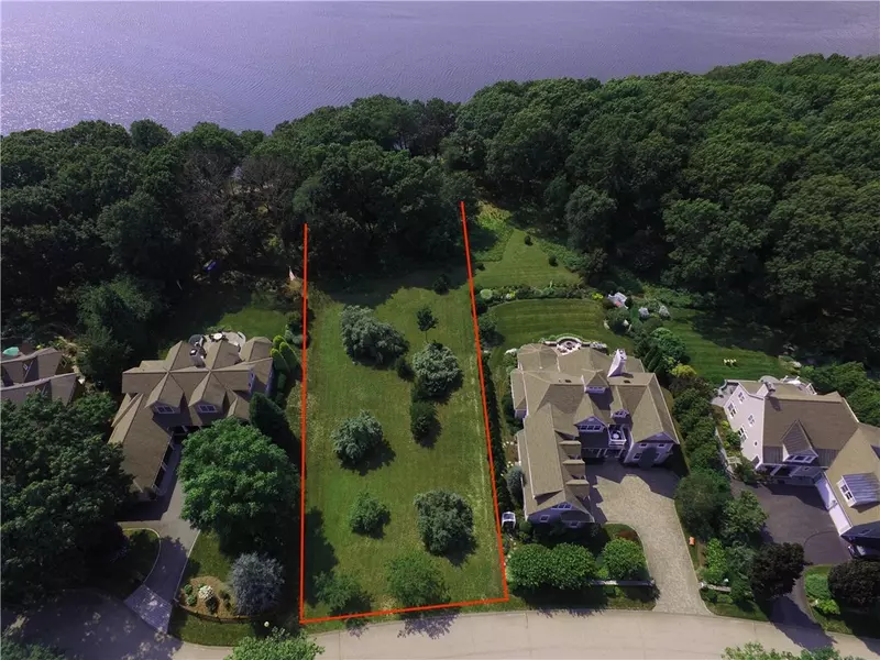 37 Lands End DR, North Kingstown, RI 02852