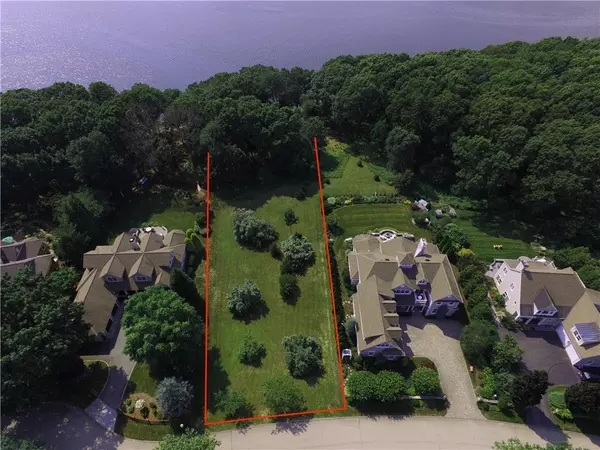 37 Lands End DR, North Kingstown, RI 02852