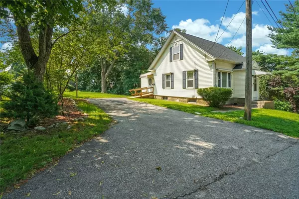 Smithfield, RI 02917,18 Chamberlain ST