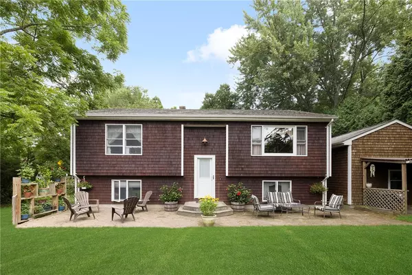 44 Northup ST, South Kingstown, RI 02879