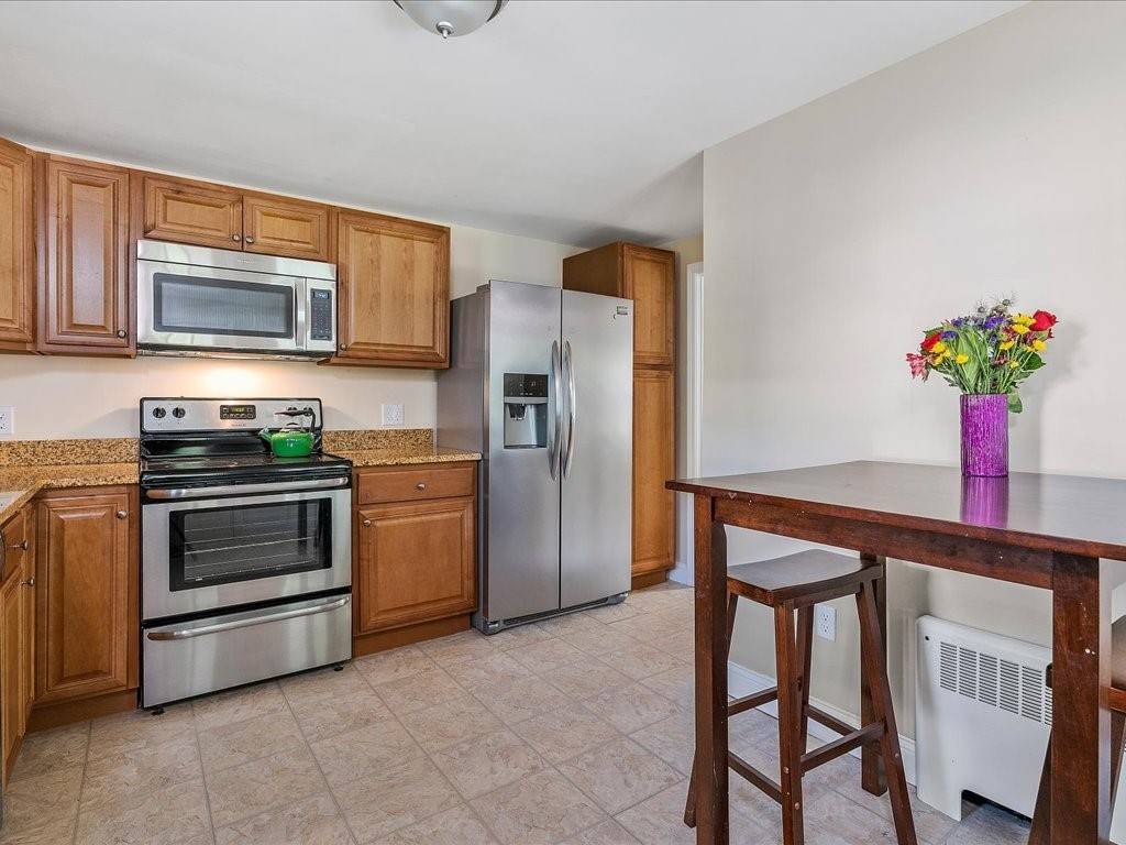 Cranston, RI 02905,51 Edgewood AVE