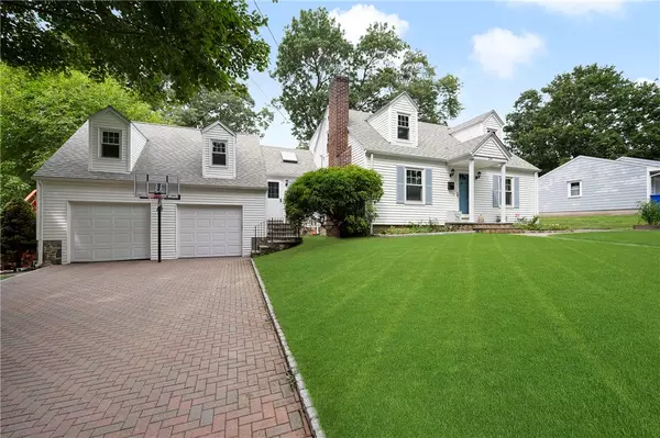 West Warwick, RI 02893,24 Kenmore ST