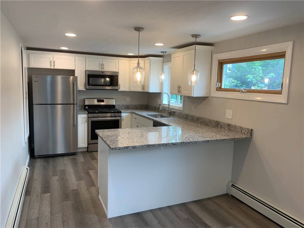 Cranston, RI 02905,23 Pearl AVE