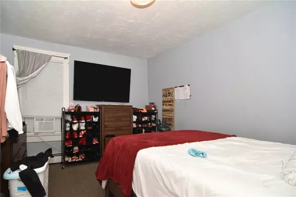 Woonsocket, RI 02895,42 Parker ST