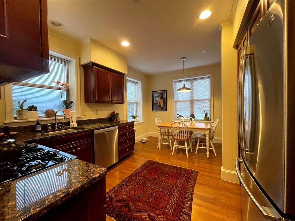 Cranston, RI 02905,1180 Narragansett BLVD #B2