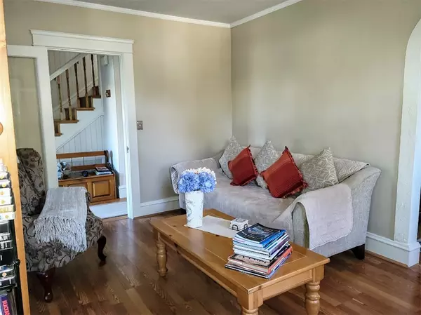 Cranston, RI 02910,89 Knollwood AVE