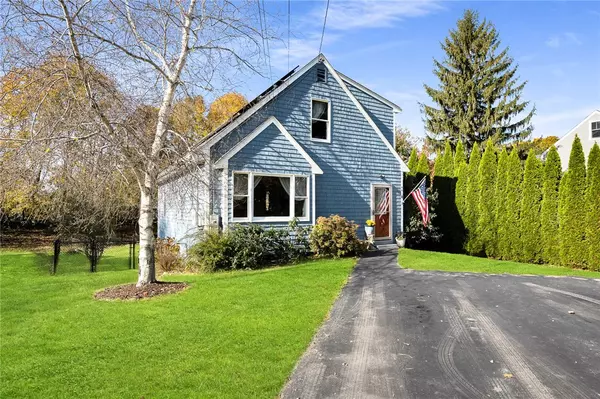 4 Central CT, Warren, RI 02885