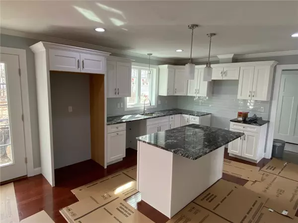 Cumberland, RI 02864,1431 Diamond Hill RD
