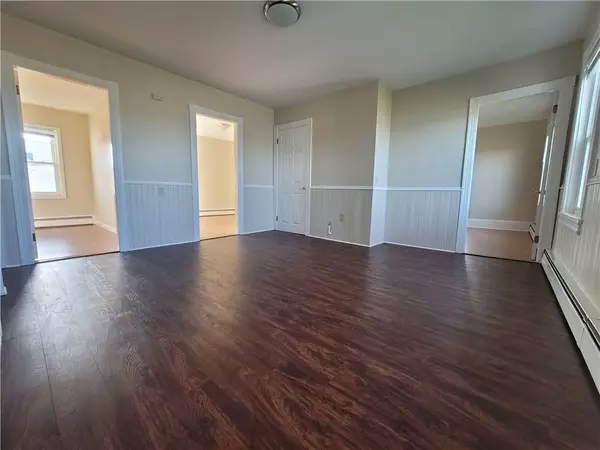 Warren, RI 02885,23 Martin ST