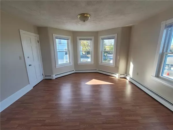 Warren, RI 02885,23 Martin ST