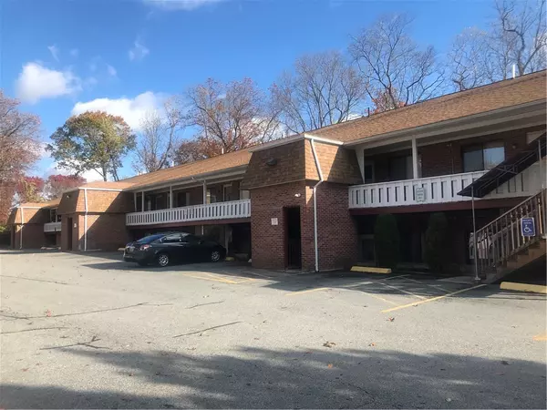 569 Smithfield RD #8, North Providence, RI 02904