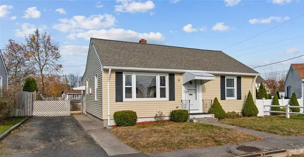 34 Bellmore DR, Pawtucket, RI 02861