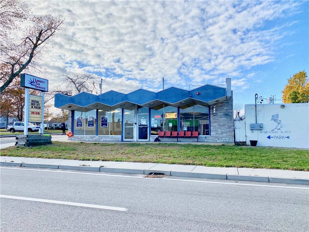 554 W Main RD,  Middletown,  RI 02842