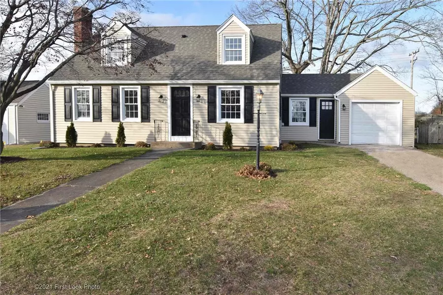 43 Vancouver AVE, Warwick, RI 02886