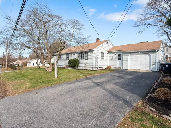 Warren, RI 02885,4 Baltimore AVE