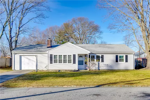 43 Midway DR, Warwick, RI 02886